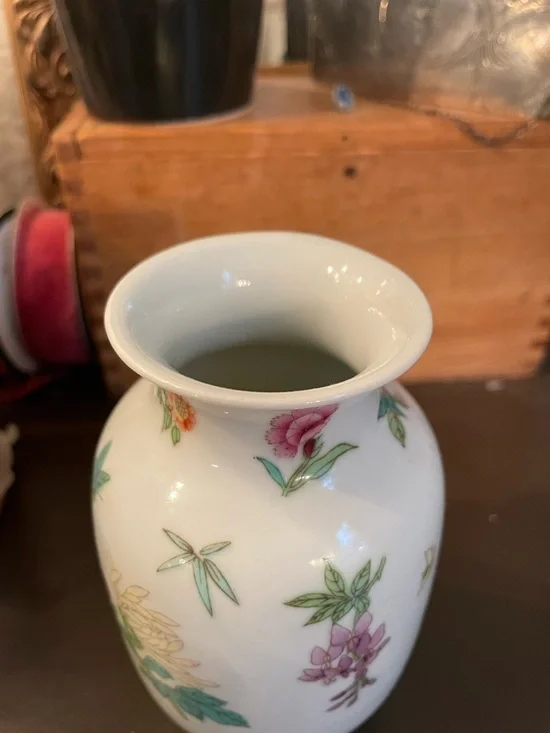 Chinese Vintage Vase Flower & Butterfly Design 1970s Ceramic - Picture 3 of 6